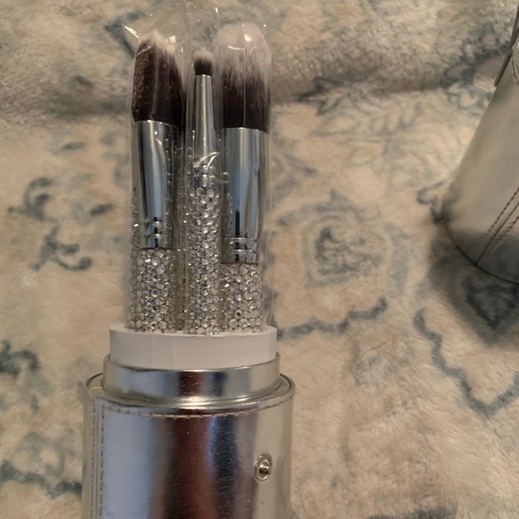 Morphe Other - BRAND NEW.  Morphe limited edition Bling Brushes